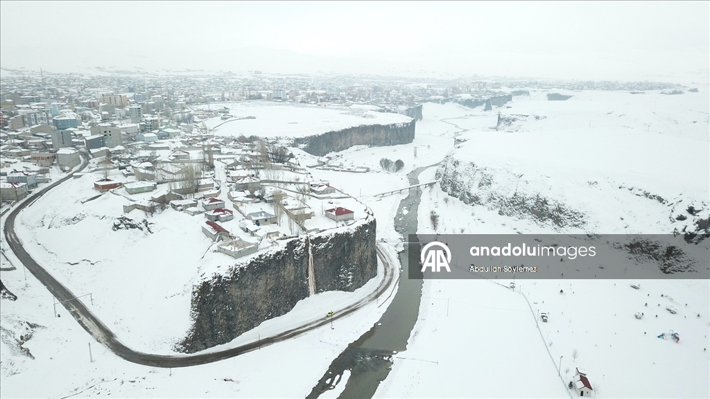 Beyaz örtüyle kaplanan doğa harikası Murat Kanyonu trekking sevenlerin rotasında