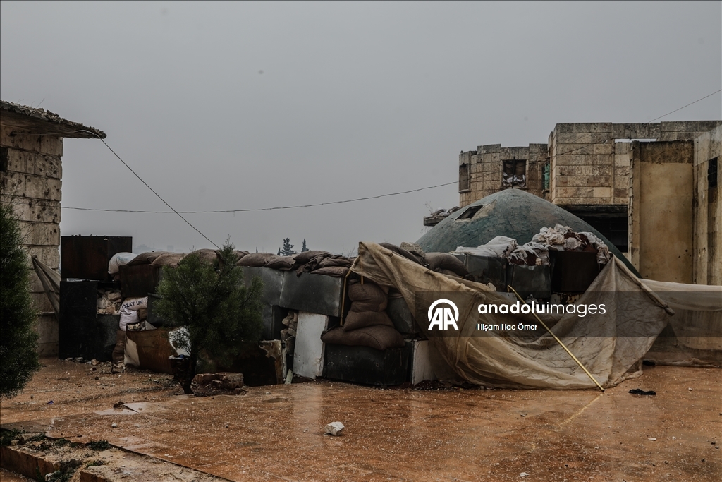Terör örgütü YPG/SDG'nin Şeyh Maksud Mahallesi'nde askeri karargah olarak kullandığı cami görüntülendi