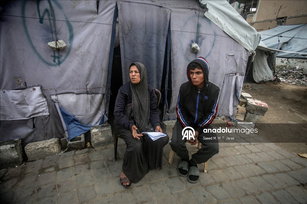 غزة.. صدمة تحاصر فلسطينيا فقد زوجته بعد يومين من الزفاف