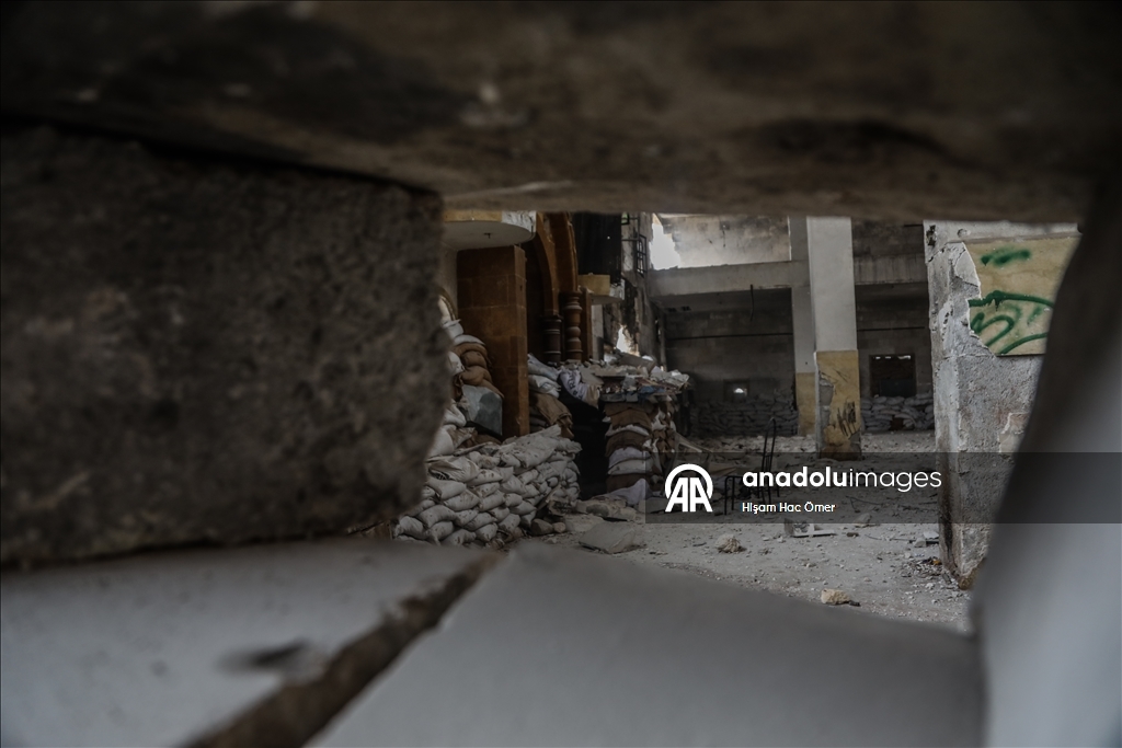 Terör örgütü YPG/SDG'nin Şeyh Maksud Mahallesi'nde askeri karargah olarak kullandığı cami görüntülendi