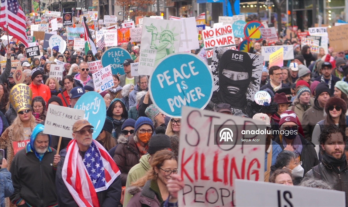 New York'ta ICE ve ABD'nin Venezuela'ya müdahalesi protesto edildi