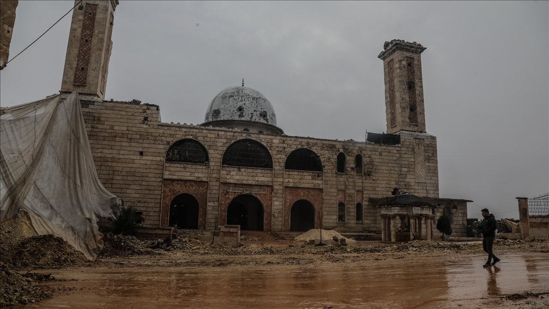 Terör örgütü YPG/SDG'nin Şeyh Maksud Mahallesi'nde askeri karargah olarak kullandığı cami görüntülendi