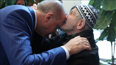 Cumhurbaşkanı Erdoğan, Düzce'den gelen vatandaşlarla görüştü