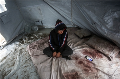 غزة.. صدمة تحاصر فلسطينيا فقد زوجته بعد يومين من الزفاف