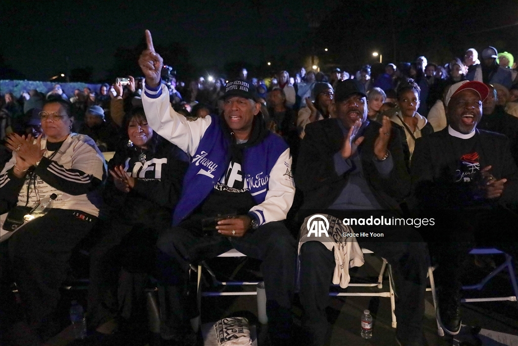 В Лос-Анджелесе почтили память жертв лесных пожаров