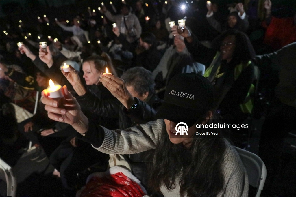 В Лос-Анджелесе почтили память жертв лесных пожаров