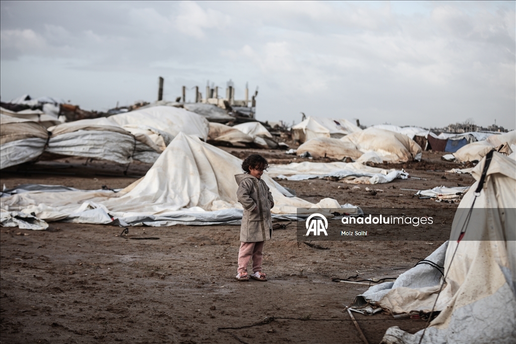 منخفض جوي يتسبب بأضرار واسعة في خيام النازحين بغزة