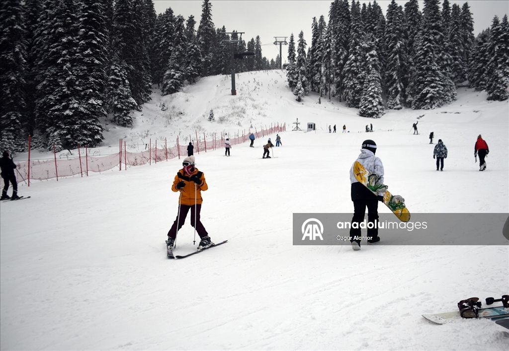 Anadolu'nun "yüce dağı" Ilgaz, yarıyıl tatilinde kayak turizmini tercih edecekler için hazır