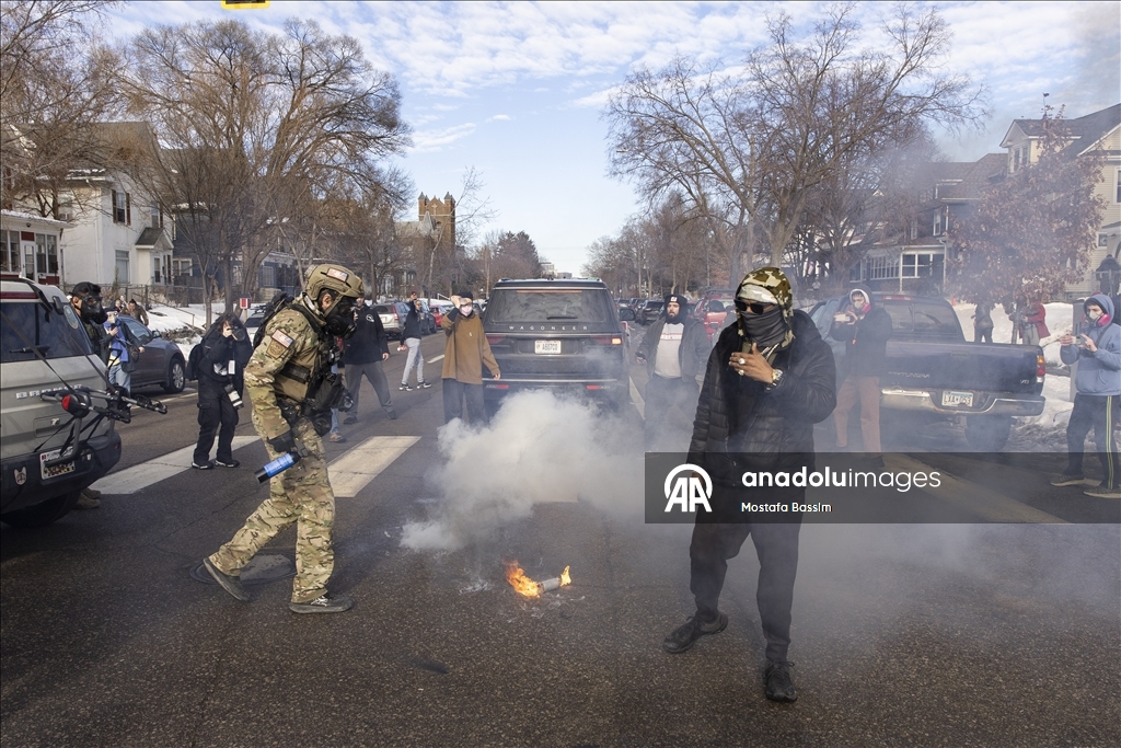 ABD’nin Minneapolis kentinde göçmen operasyonları sırasında gerginlik yaşandı