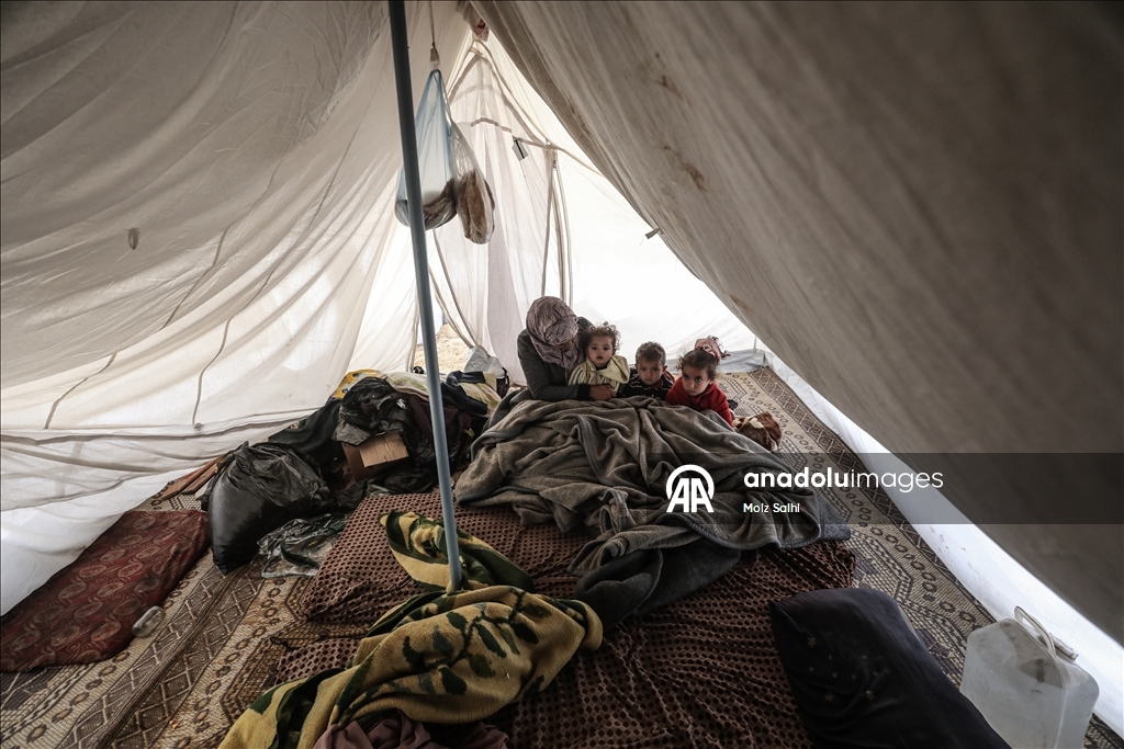 منخفض جوي يتسبب بأضرار واسعة في خيام النازحين بغزة