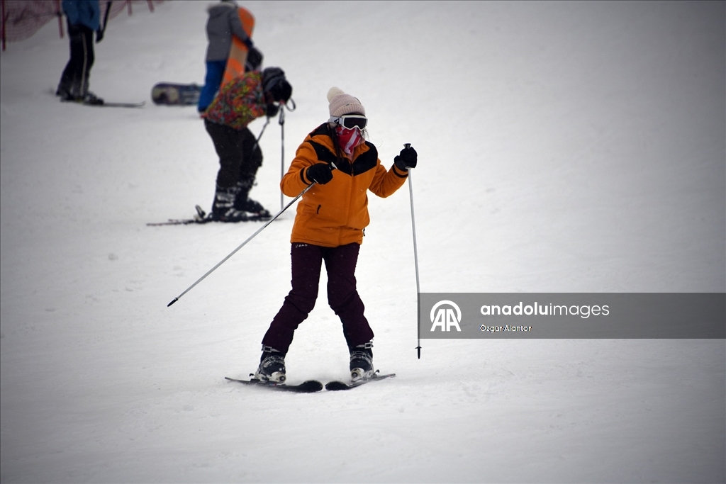 Anadolu'nun "yüce dağı" Ilgaz, yarıyıl tatilinde kayak turizmini tercih edecekler için hazır