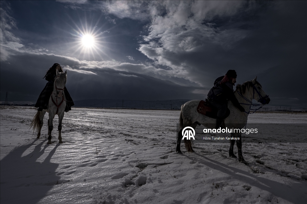 В турецком Эрзуруме популярны конные сафари