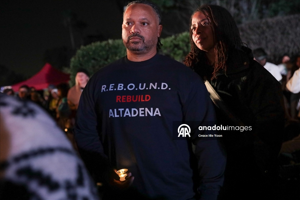 В Лос-Анджелесе почтили память жертв лесных пожаров
