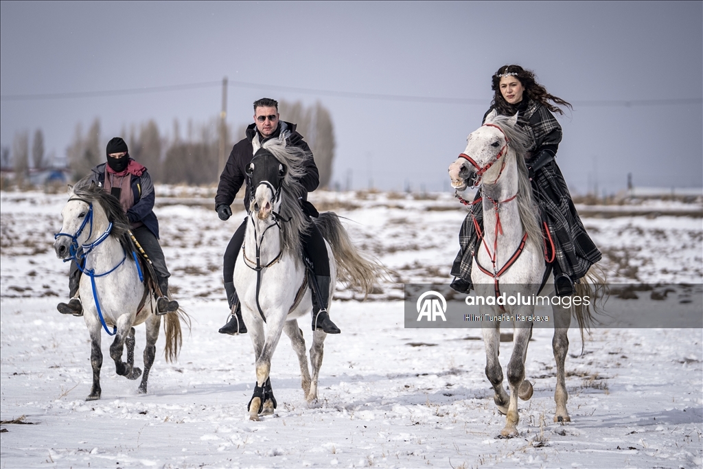 В турецком Эрзуруме популярны конные сафари