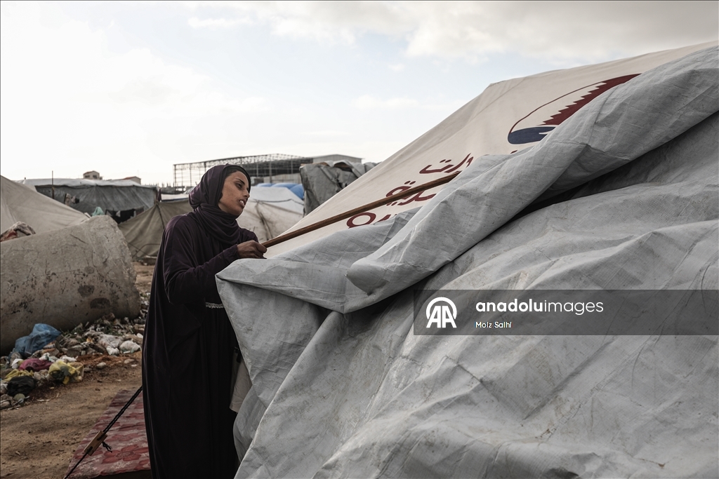 منخفض جوي يتسبب بأضرار واسعة في خيام النازحين بغزة