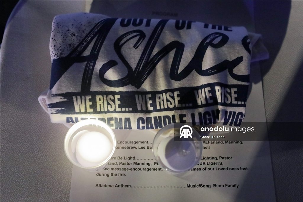 В Лос-Анджелесе почтили память жертв лесных пожаров