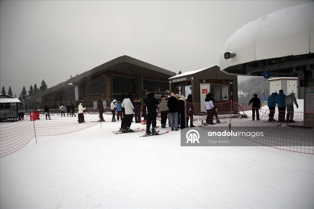 Anadolu'nun "yüce dağı" Ilgaz, yarıyıl tatilinde kayak turizmini tercih edecekler için hazır