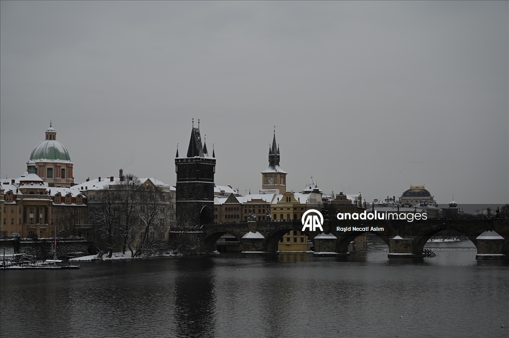 На Прагу обрушился снегопад