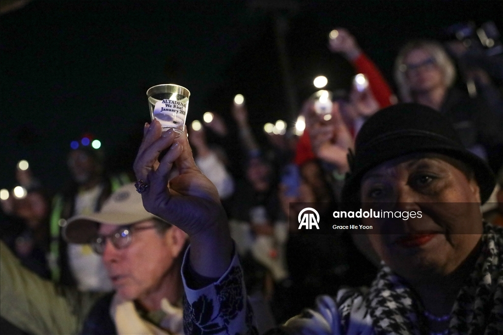 В Лос-Анджелесе почтили память жертв лесных пожаров
