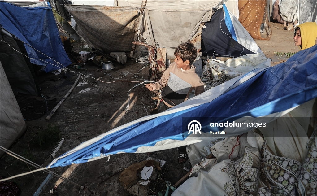 منخفض جوي يتسبب بأضرار واسعة في خيام النازحين بغزة