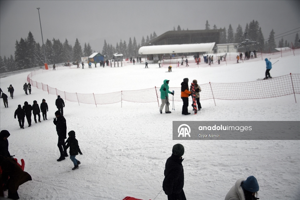 Anadolu'nun "yüce dağı" Ilgaz, yarıyıl tatilinde kayak turizmini tercih edecekler için hazır