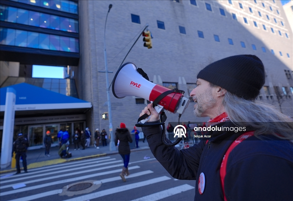 Около 15 тысяч медсестер в Нью-Йорке объявили забастовку