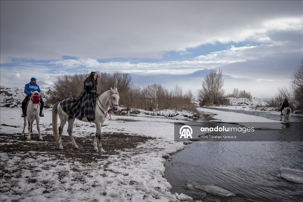 В турецком Эрзуруме популярны конные сафари