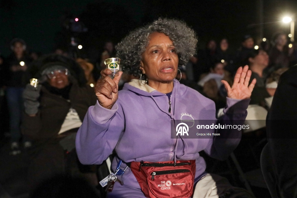 В Лос-Анджелесе почтили память жертв лесных пожаров