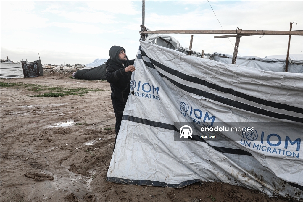 منخفض جوي يتسبب بأضرار واسعة في خيام النازحين بغزة