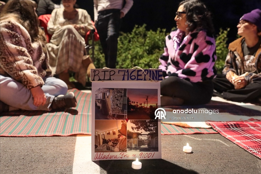 В Лос-Анджелесе почтили память жертв лесных пожаров