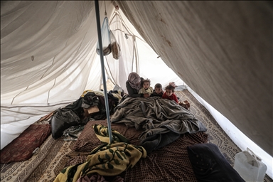 Непогода разрушила палатки палестинцев в Газе