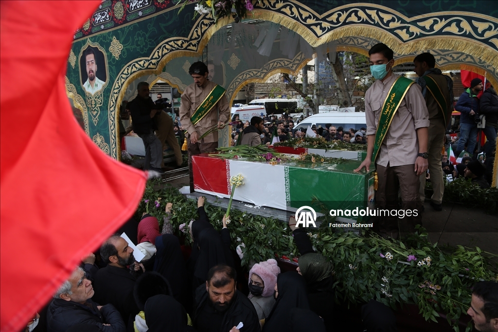 إيران.. تشييع 100 عنصر أمن في طهران قتلوا خلال الاحتجاجات