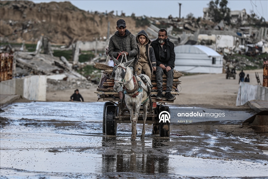 Gazze’de kış şartları Filistinlilerin yaşamını zorlaştırıyor