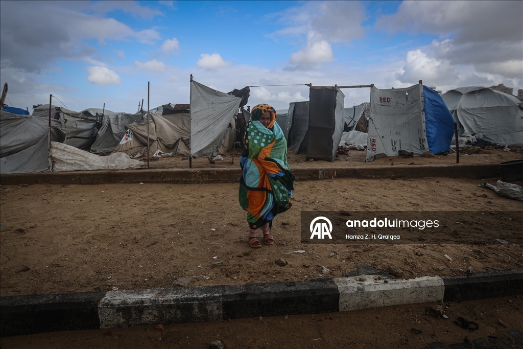 Непогода разрушила палатки палестинцев в Газе