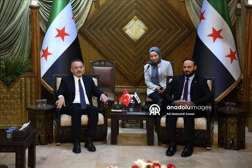 السفير التركي لدى دمشق يزور محافظة حلب السورية