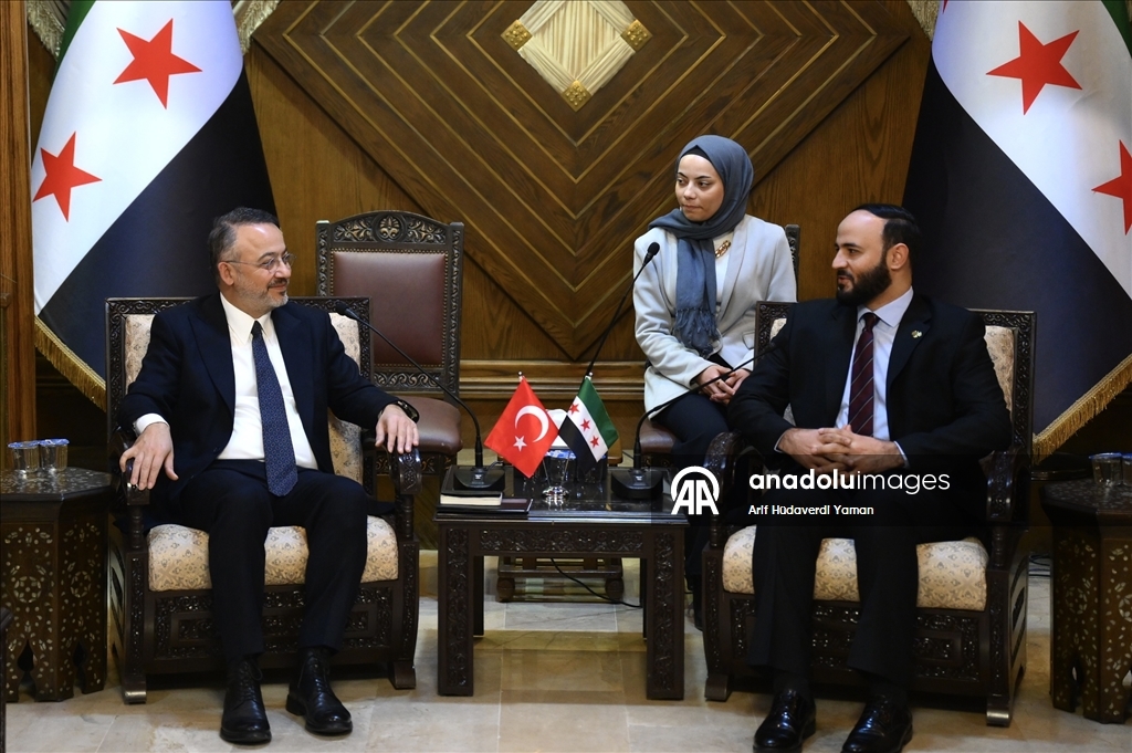 السفير التركي لدى دمشق يزور محافظة حلب السورية