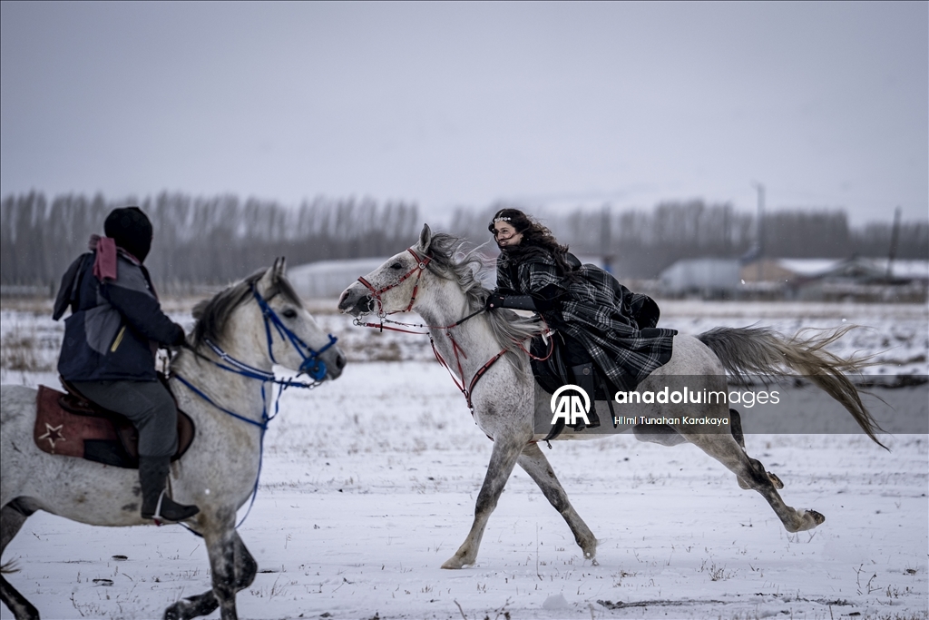 В турецком Эрзуруме популярны конные сафари