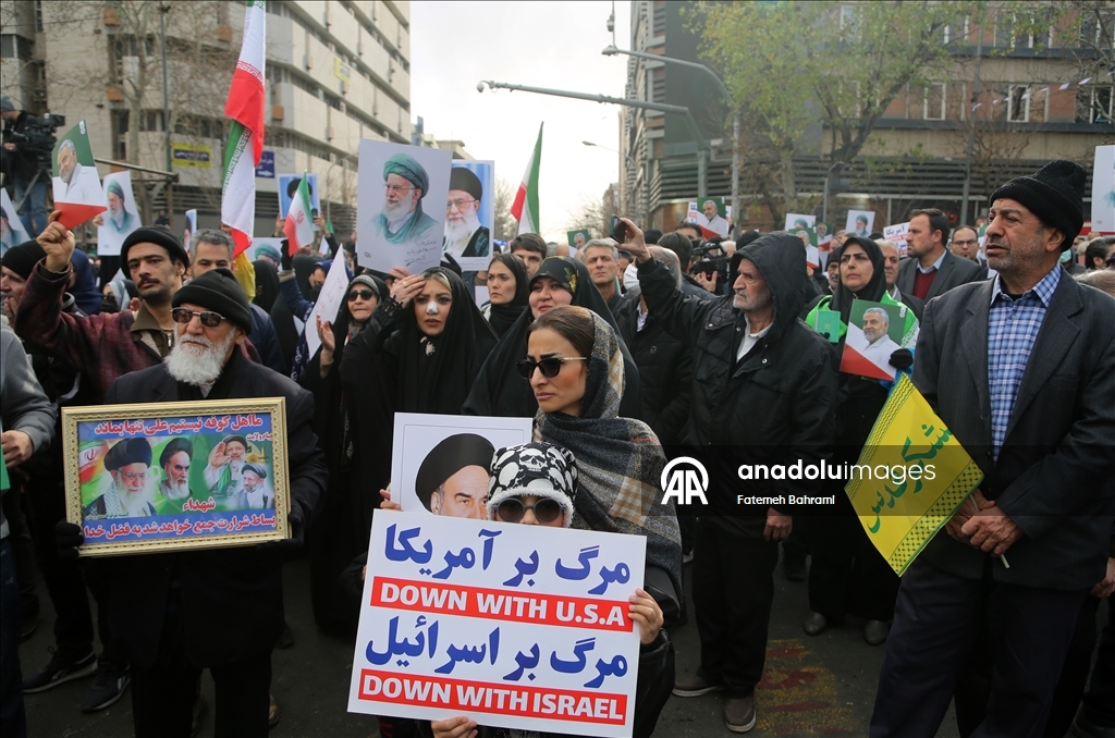 إيران.. تشييع 100 عنصر أمن في طهران قتلوا خلال الاحتجاجات