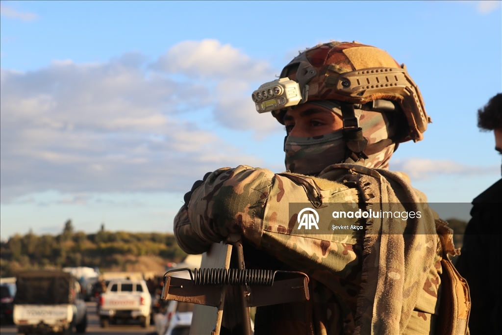 Suriye ordusu, terör örgütü YPG/SDG'nin işgalindeki Deyr Hafir hattına takviye yapıyor