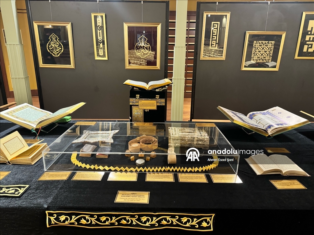 Dünyadan 114 Kur'an-ı Kerim mushafı İstanbul'da sergileniyor
