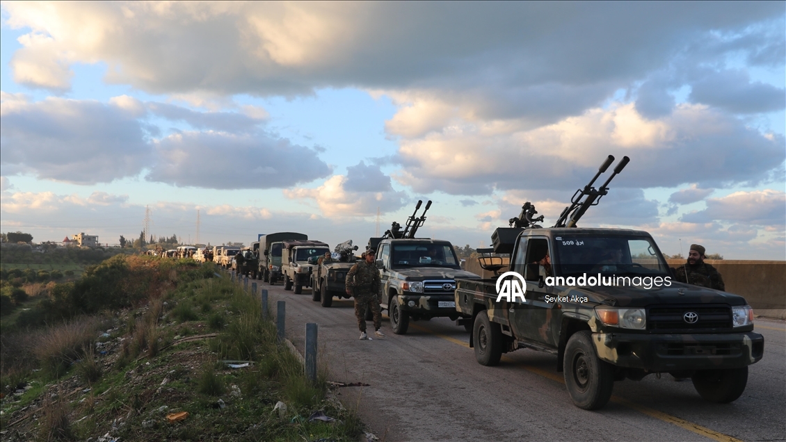 Suriye ordusu, terör örgütü YPG/SDG'nin işgalindeki Deyr Hafir hattına takviye yapıyor