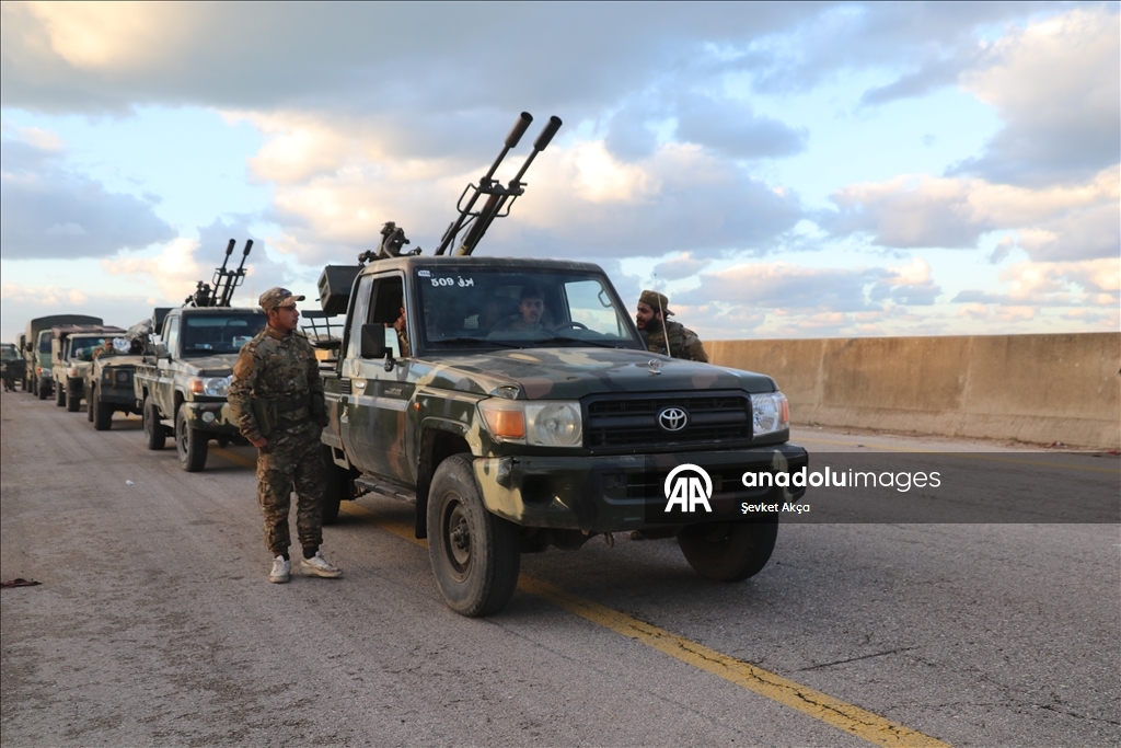 Suriye ordusu, terör örgütü YPG/SDG'nin işgalindeki Deyr Hafir hattına takviye yapıyor