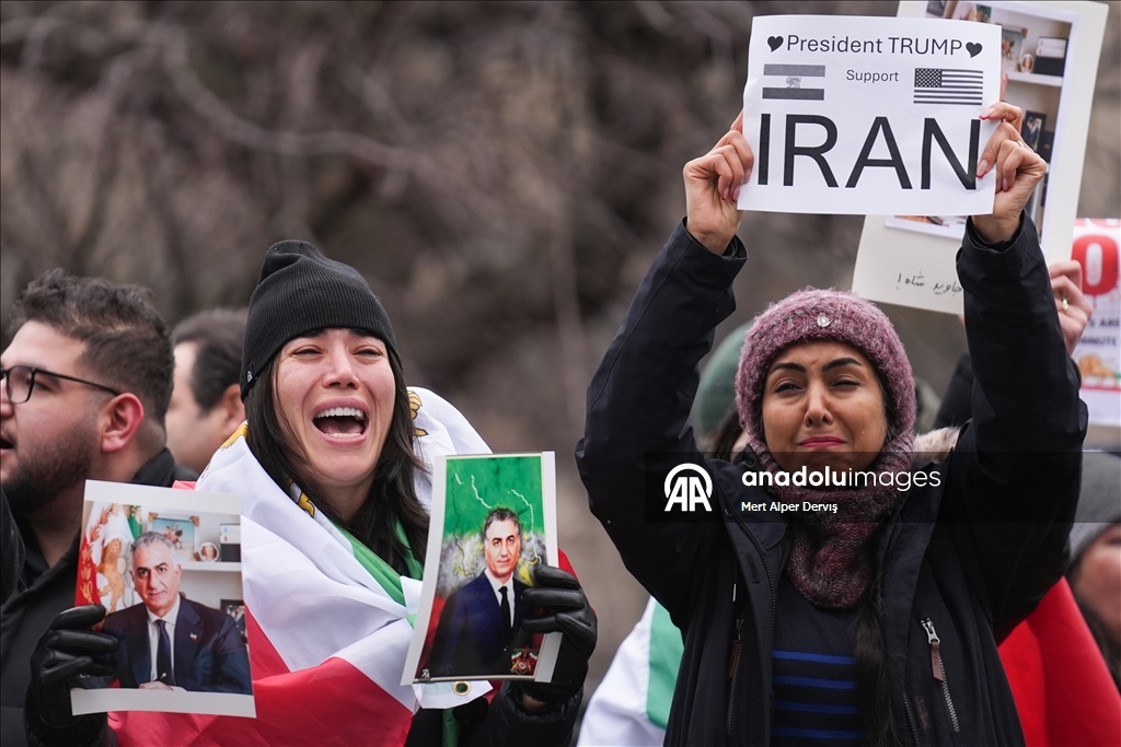 В Канаде прошла акция солидарности с протестующими в Иране