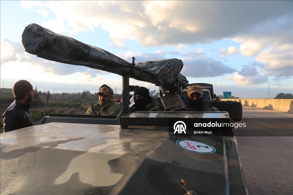 Suriye ordusu, terör örgütü YPG/SDG'nin işgalindeki Deyr Hafir hattına takviye yapıyor