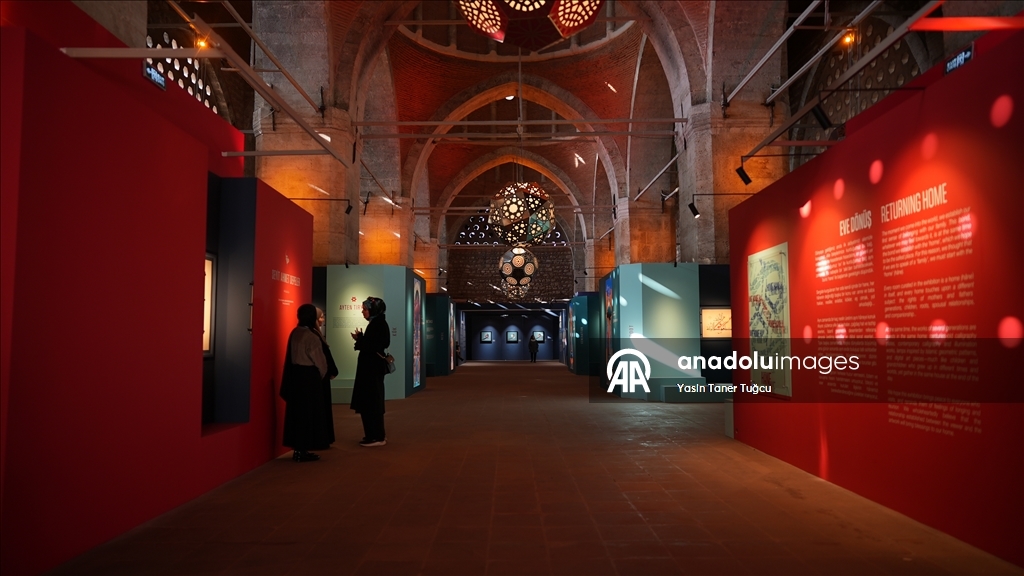 Albayrak Grubu'nun bu yılki "Hane" sergisi, aile temasını ele alıyor