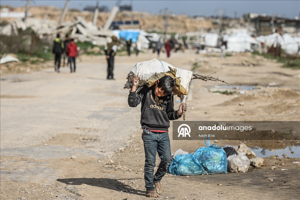 Gazze’de kış şartları Filistinlilerin yaşamını zorlaştırıyor