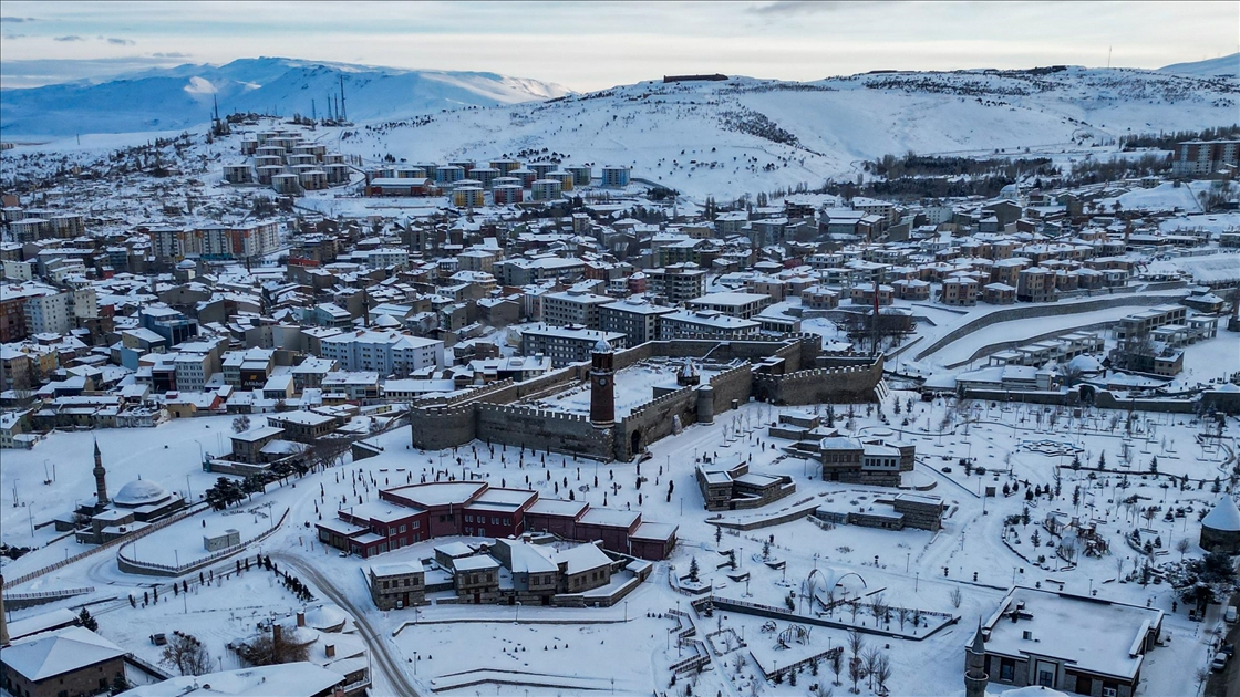 Yurtta kar yağışı ve soğuk hava etkili oluyor