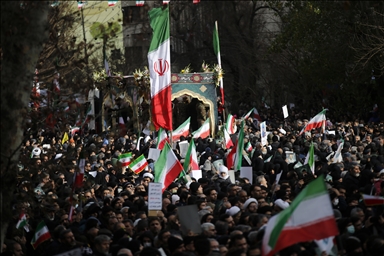 إيران.. تشييع 100 عنصر أمن في طهران قتلوا خلال الاحتجاجات