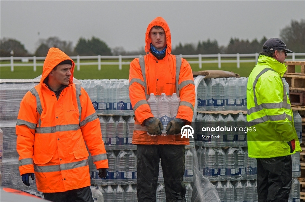 İngiltere'de su kesintisi hayatı olumsuz etkiliyor