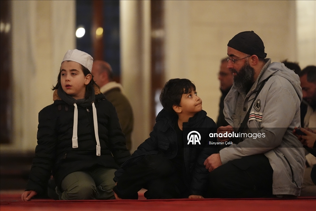 مساجد إسطنبول تحيي ليلة الإسراء والمعراج